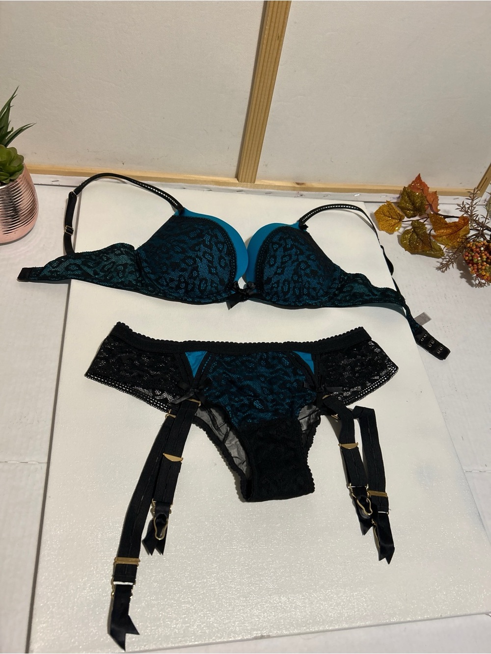 Victoria's Secret Teal and Black Lace Push-Up Bra with Garter Panty Set - Picture 2 of 6